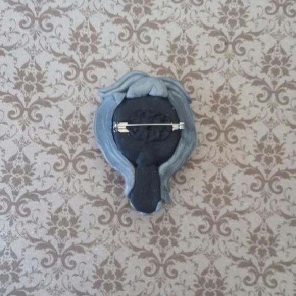 Silver Black Style Girl Brooch Pin - Picture 2 of 3